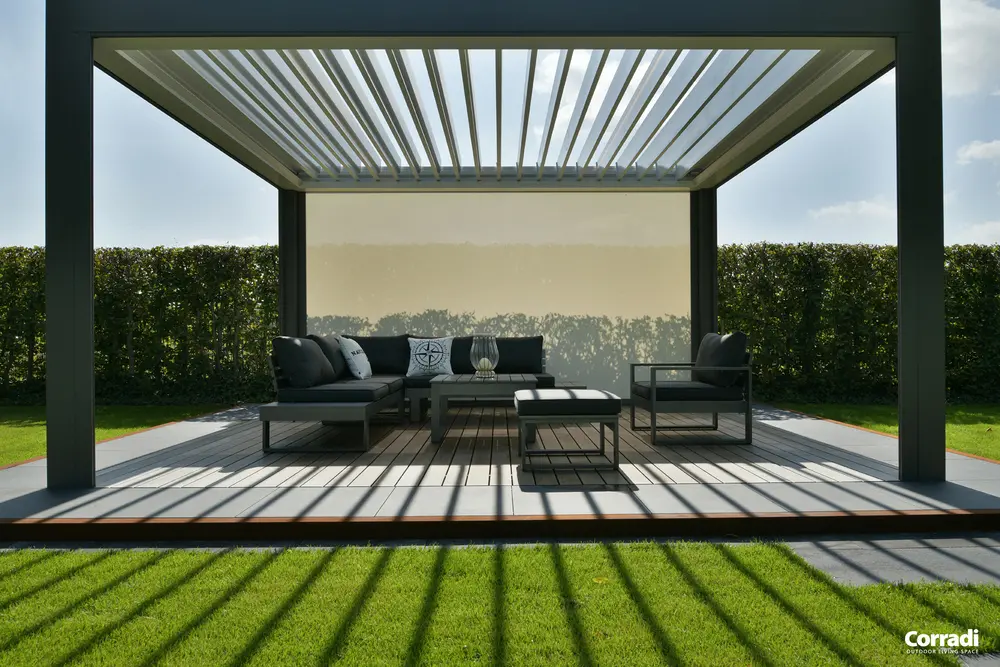 Bioclimatics Maestro Pergola bioclimatica con lamelle frangisole orientabili