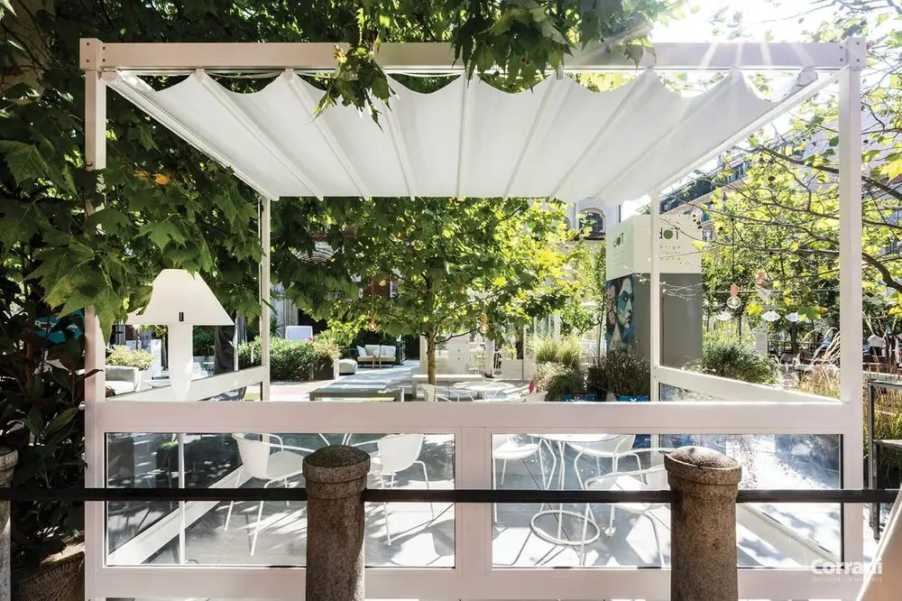 Exyl Espresso pergola autoportante in alluminio