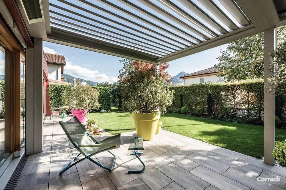 Imago® Pergola Bioclimatica a lamelle orientabili per giardino