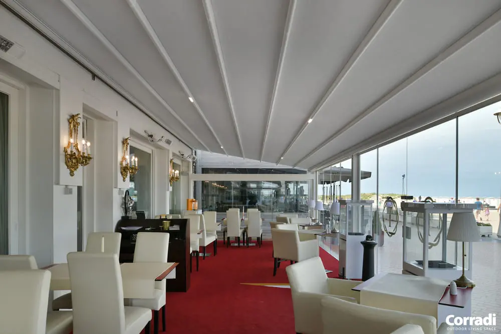 Millenium ® Celeb pergola su misura con vetrate scorrevoli