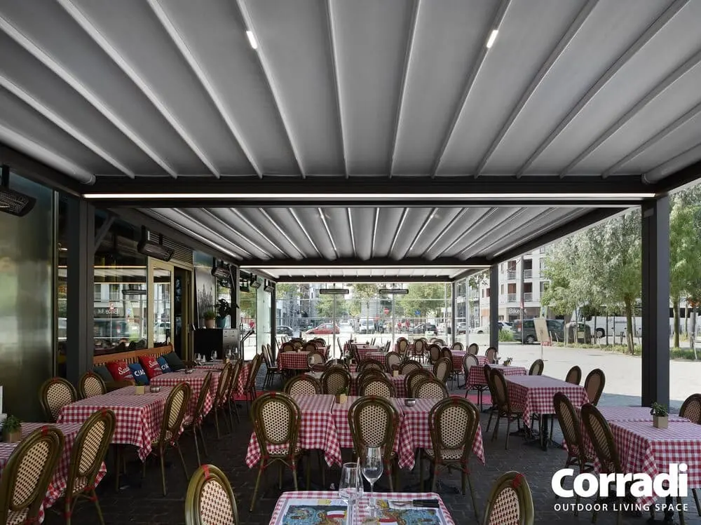 Pergotenda ® Maestro struttura autoportante color nero notte con illuminazione LED integrata