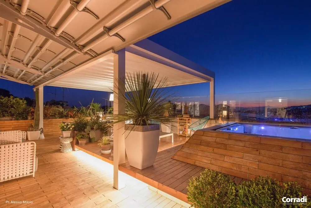 Pergotenda ® Maestro pergola per terrazzo, progettata su misura