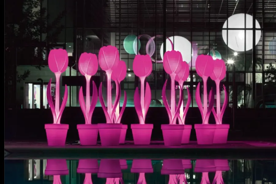 Tulip Arredameto luminoso per esterni